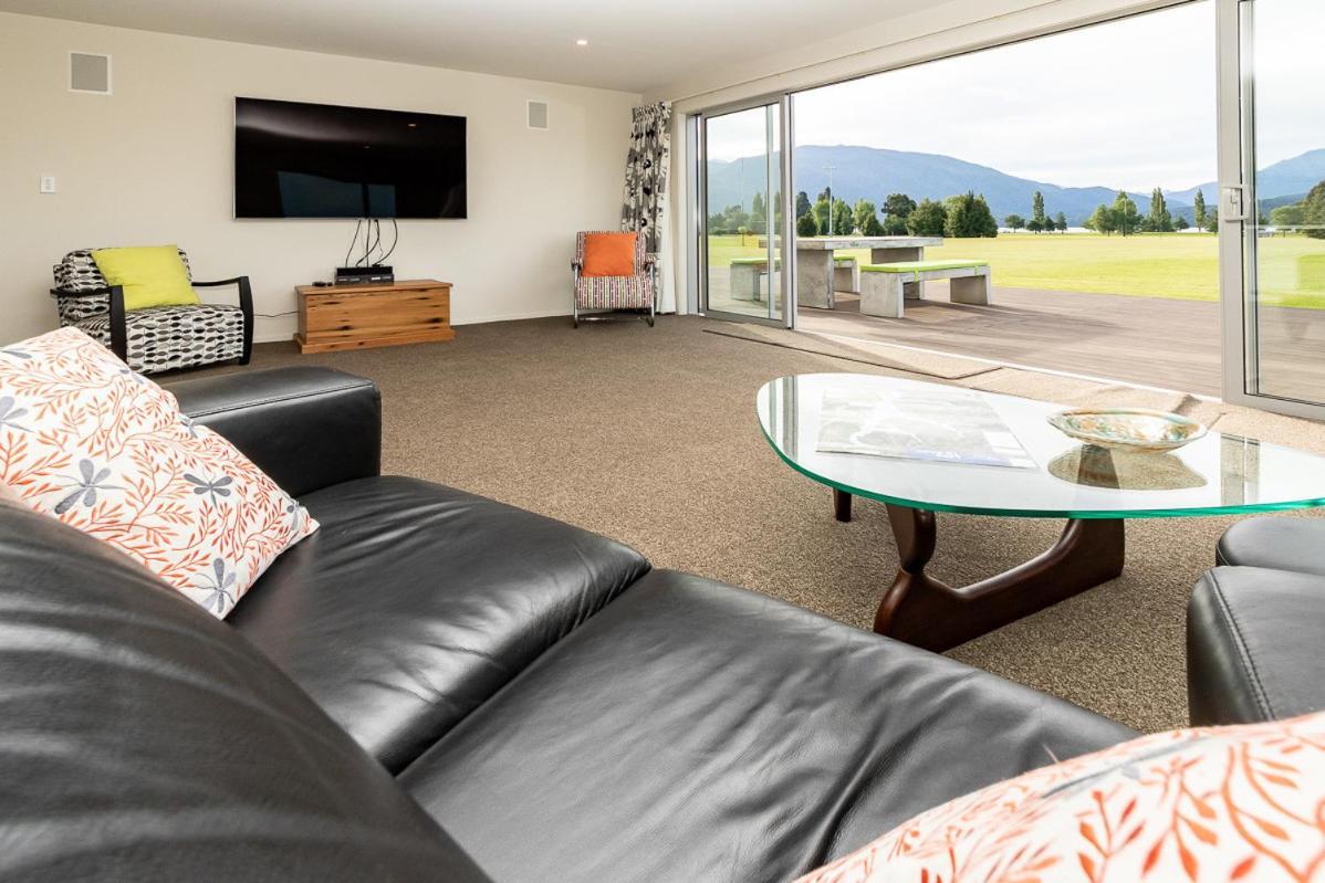 Poppa Pete's - Te Anau Holiday Home Extérieur photo
