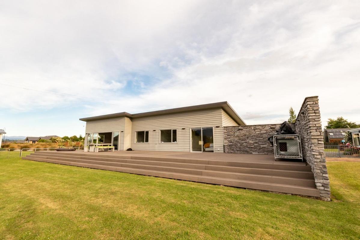 Poppa Pete's - Te Anau Holiday Home Extérieur photo