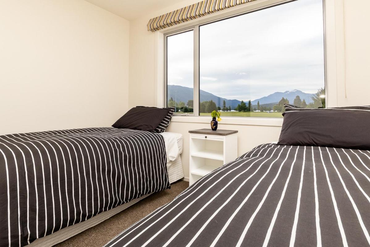 Poppa Pete's - Te Anau Holiday Home Extérieur photo