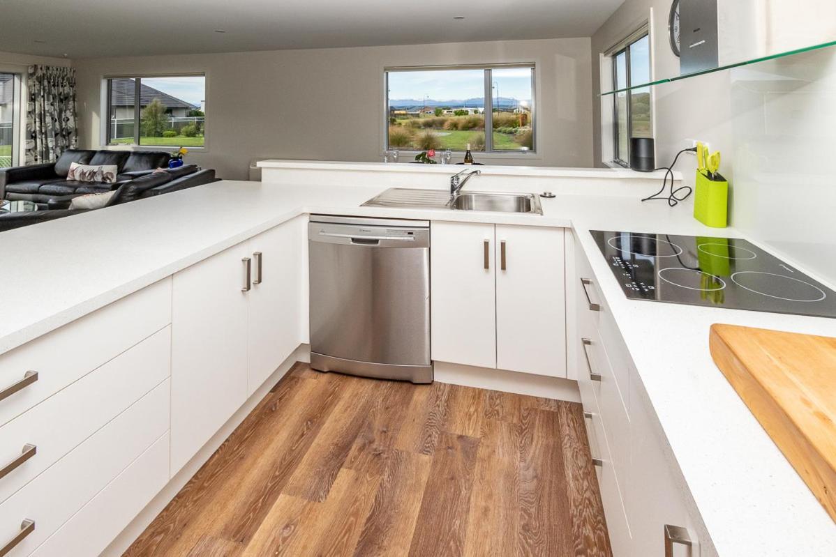 Poppa Pete's - Te Anau Holiday Home Extérieur photo